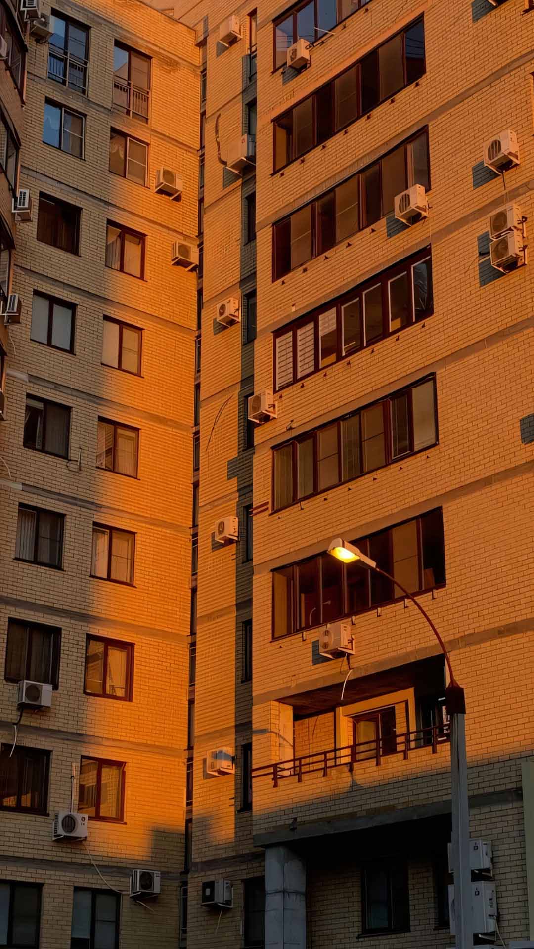 ban cong vang trong nang chieu binh yen 1920px 1080px full hd