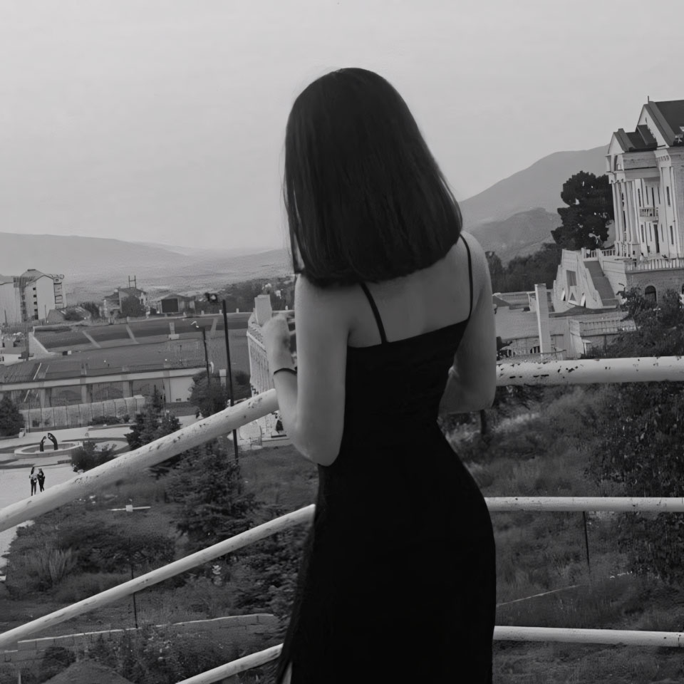 co gai huong ra ban cong long xa vang 960px 960px avatar 5