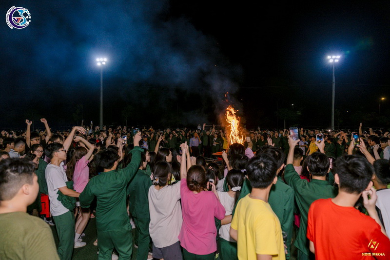 hoat dong trai nghiem cho hoc sinh lop 11 70