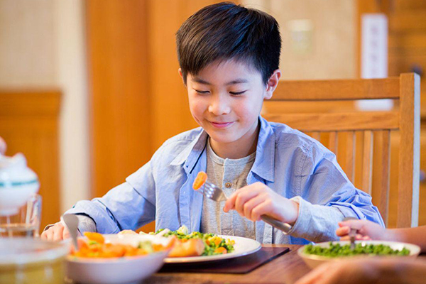 an-uong-du-chat-giup-hoc-sinh-lop-5-phat-trien-chieu-cao-tot