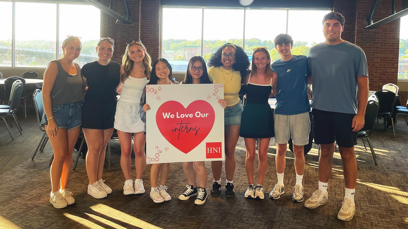 Khuyen-Nguyen-with-fellow-interns