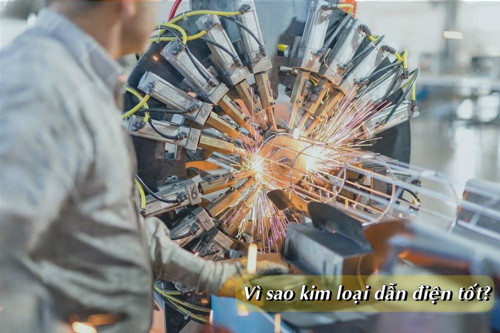 Vì sao kim loại dẫn điện tốt