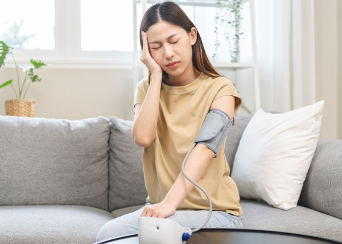 ra mồ hôi khi ngủ do tụt huyết áp