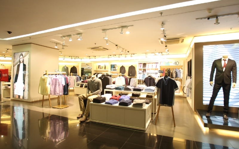 Mở cửa hàng tại trung tâm thương mại rất cần có nguồn vốn dồi dào để duy trì