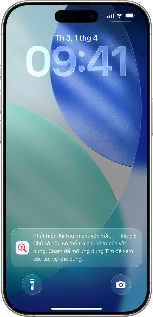iPhone hiển thị thông báo Phát hiện AirTag di chuyển với bạn ở cuối màn hình.