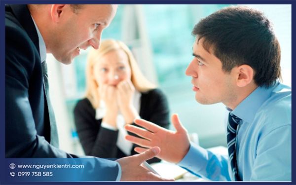 Những điều cần lưu ý trước khi góp ý với sếp