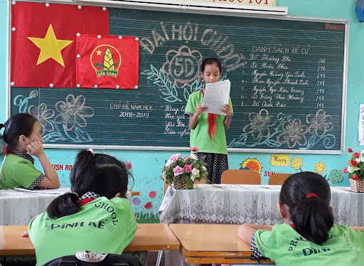 trang trí bảng đại hội