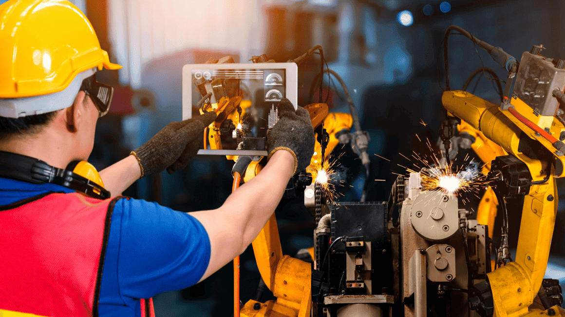 quan hệ tổ chức quản lý sản xuất là gì