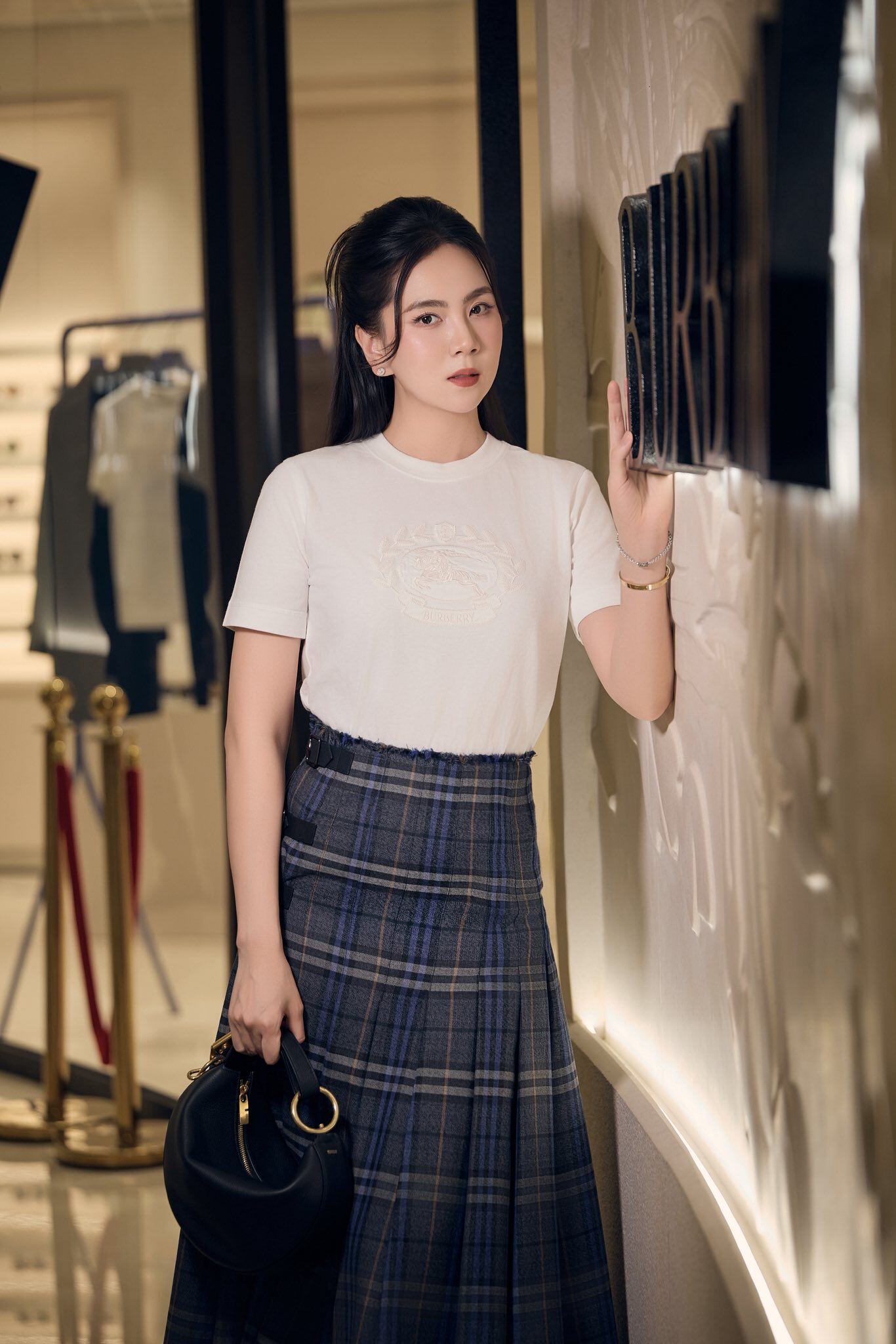 Con trai Mai Ngọc mới 9 tháng tuổi đã ra dáng người lớn không khóc khi tiêm, nữ MC ăn mừng khi quý tử mọc răng - 14