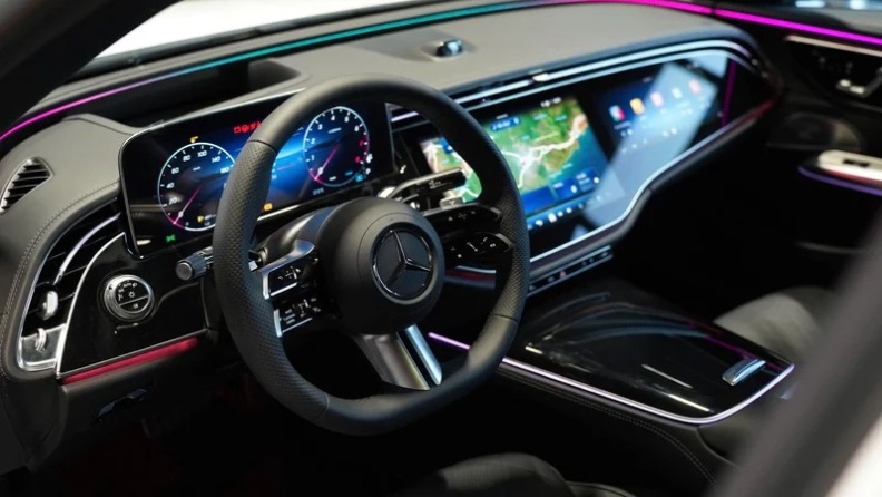 Vô lăng d cut e300 amg