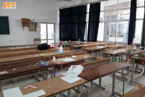 Xả rác bừa bãi ở trường học