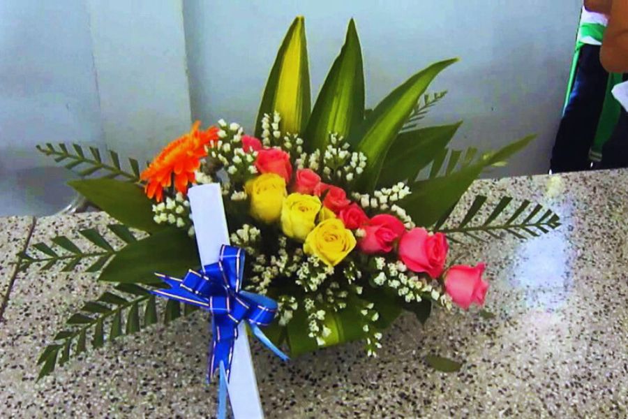 Mẫu cắm hoa 8/3 chủ đề Cội nguồn