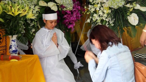 Lạy trả lễ trong đám tang