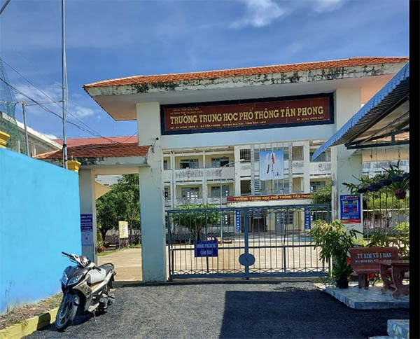 đánh giá Trường THPT Tân Phong có tốt không