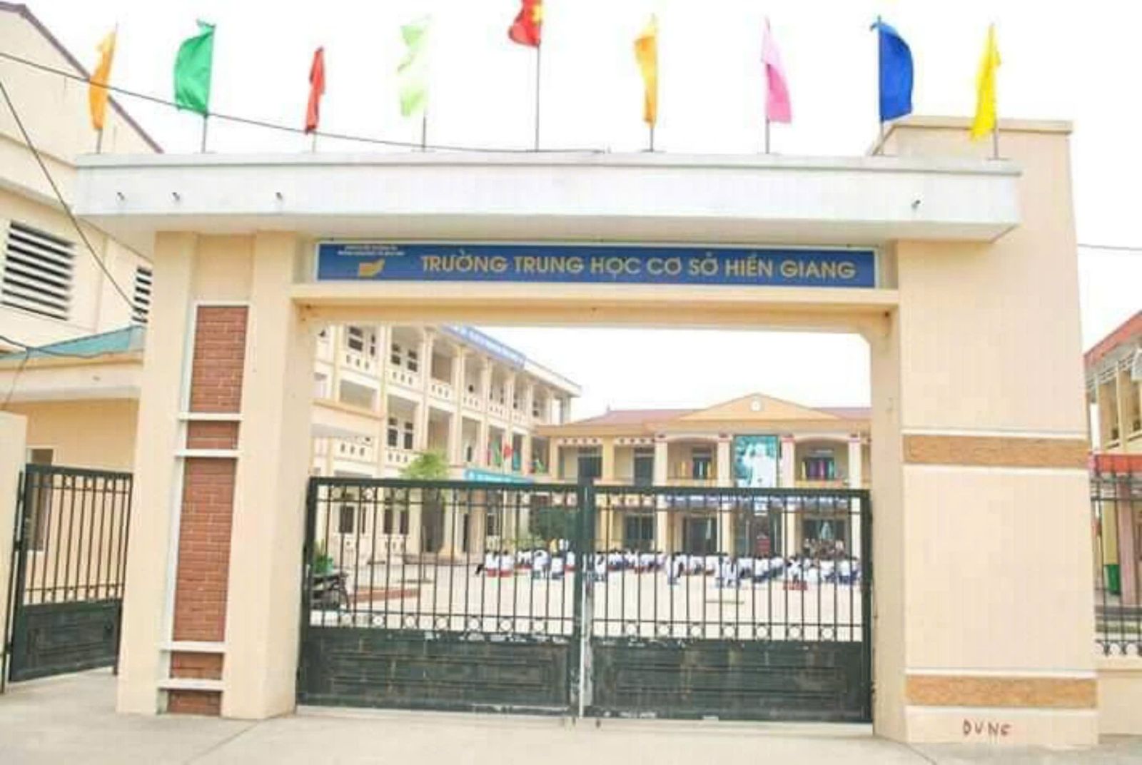 viet ve truyen thong nha truong