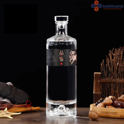 Chai rượu RG500 thủy tinh đựng rượu đáy có núi độc đáo 500ml