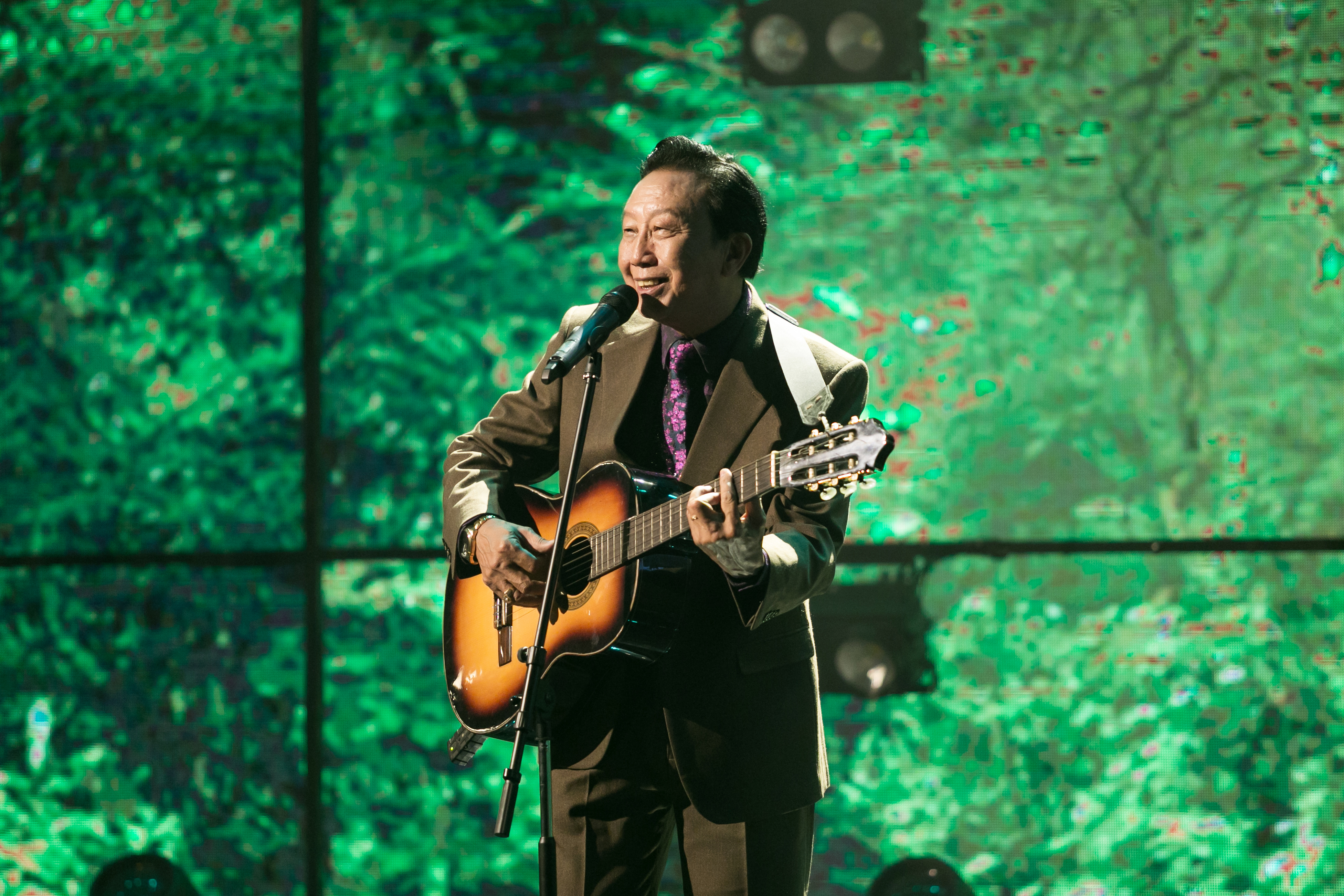 NSƯT Thế Hiển hé lộ sự thật đẫm nước mắt của ca khúc 'Hoàng hôn màu tím'