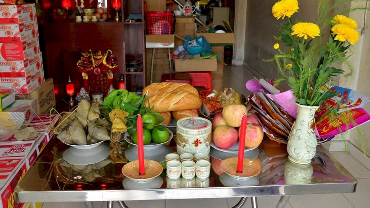 Bài văn khấn hóa vàng mùng 2 Tết