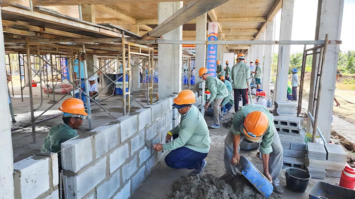 Bài thơ về nghề nghiệp thợ xây cho bé học