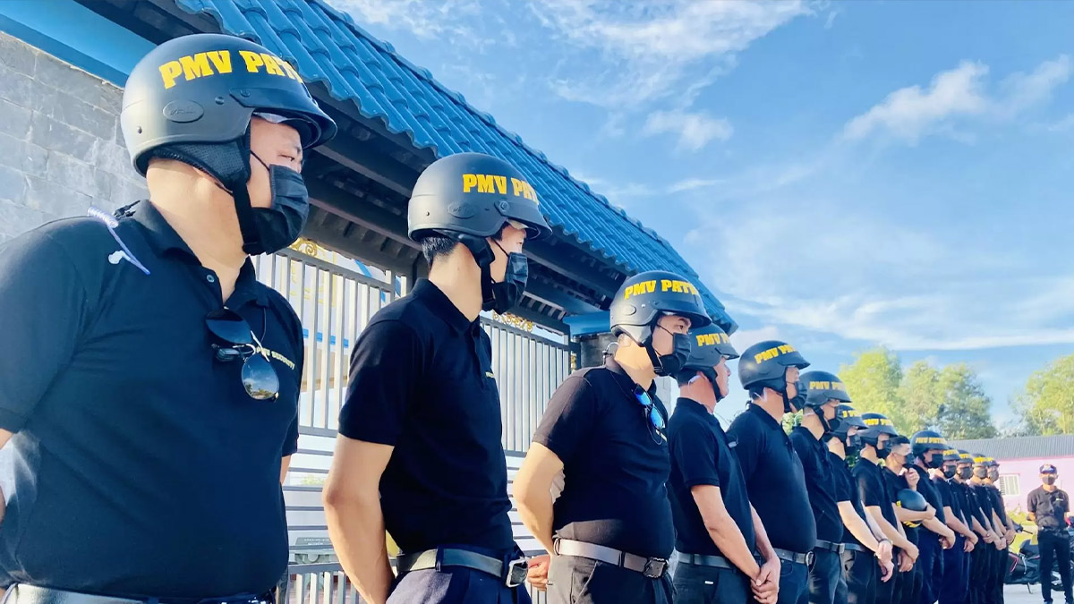 Bài thơ về nghề nghiệp bảo vệ cho bé hiểu và tôn trọng