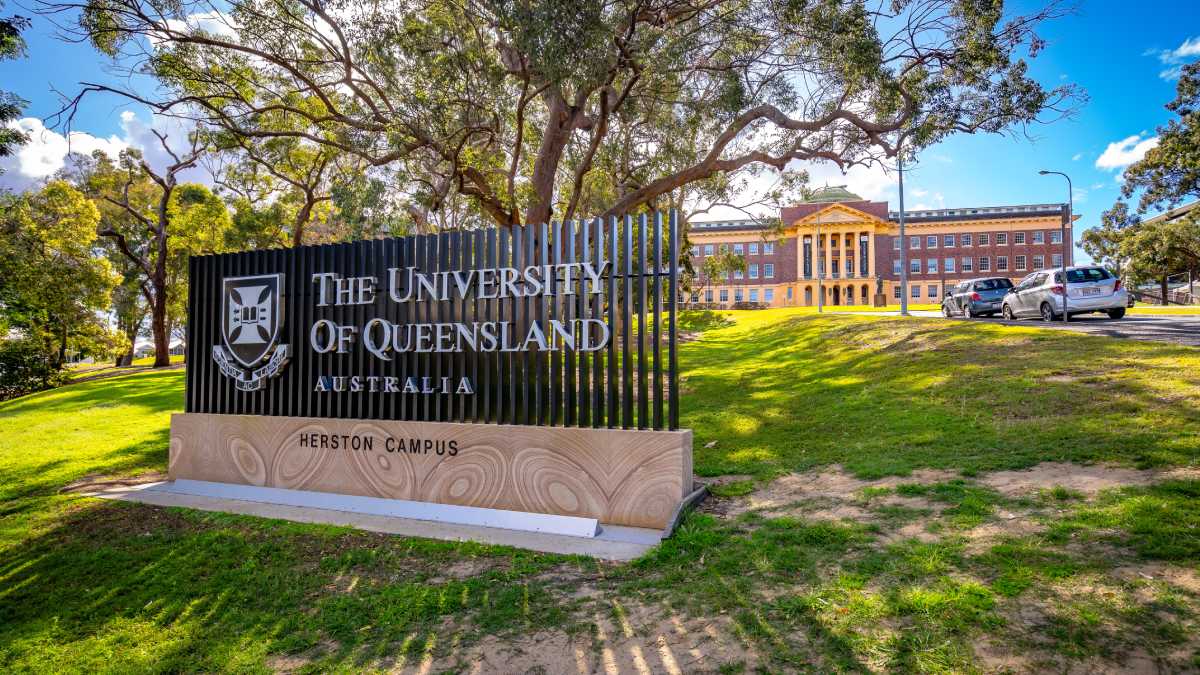 Đại học Queensland - UQ được thành lập từ năm 1909 