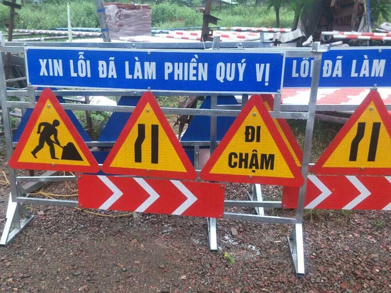 Một số biển báo nguy hiểm cơ bản