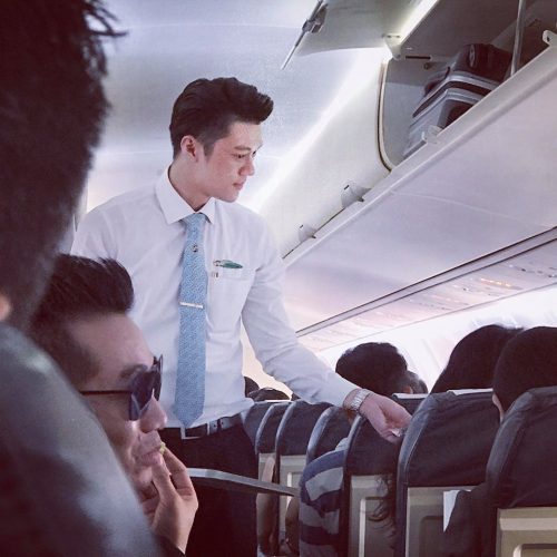 Flight attendant là gì? Tiêu chuẩn dành cho tiếp viên hàng không - Ảnh 4