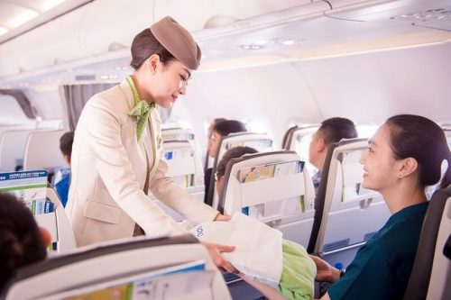 Flight attendant là gì? Tiêu chuẩn dành cho tiếp viên hàng không - Ảnh 3