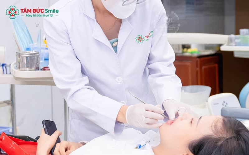 Răng sứ Venus không gây đen viền nướu theo thời gian, duy trì thẩm mỹ tự nhiên lâu dài