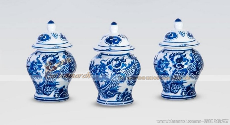 Cách đặt hũ gạo muối trên bàn thờ đúng chuẩn > 3 hũ gạo, muối, nước có ý nghĩa riêng