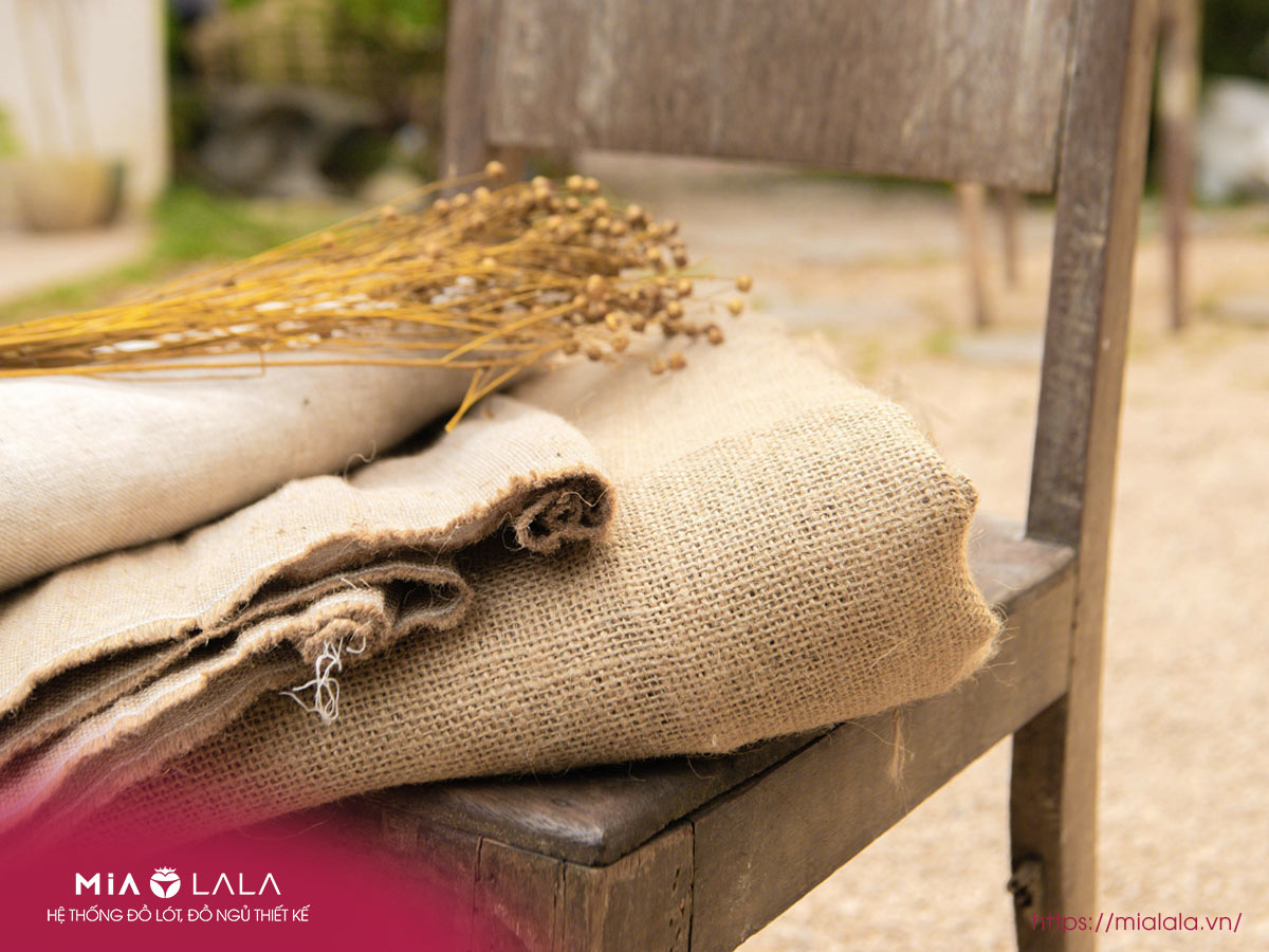 Vải sợi thiên nhiên được ưu ái trong thiết kế thời trang