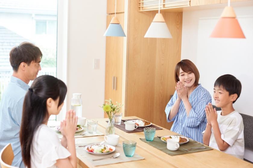 Dẫn chứng về lòng biết ơn trong lịch sử và hiện đại