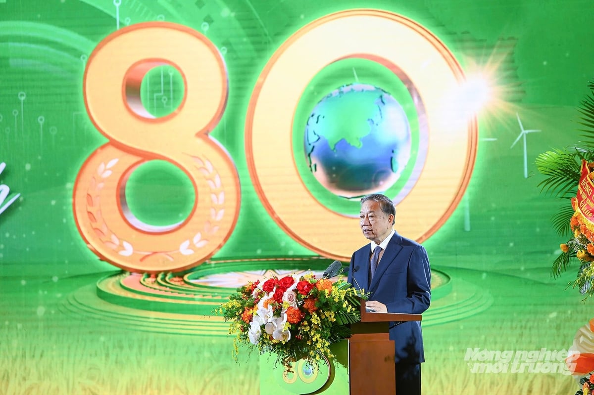 Tổng Bí thư Tô Lâm nhấn mạnh: Phát triển nông nghiệp, bảo vệ tài nguyên và môi trường không chỉ là nhiệm vụ kinh tế, mà còn là nhiệm vụ chính trị, văn hóa, xã hội, an ninh - quốc phòng. Ảnh: Tùng Đinh.