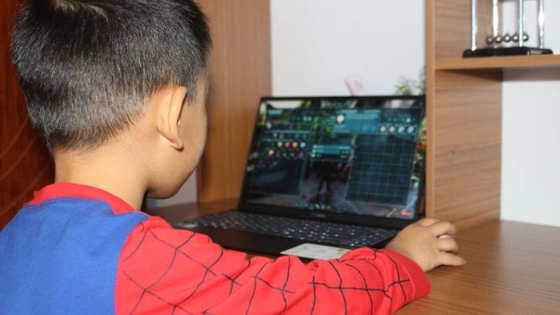 Trẻ chơi game chơi liên tục và không nghĩ là dấu hiệu của nghiện game.