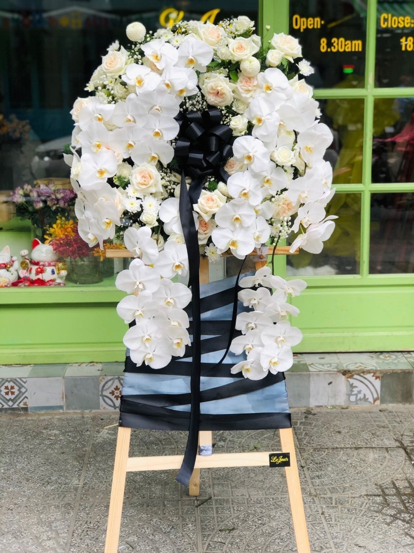 hình ảnh hoa chia buồn đám tang