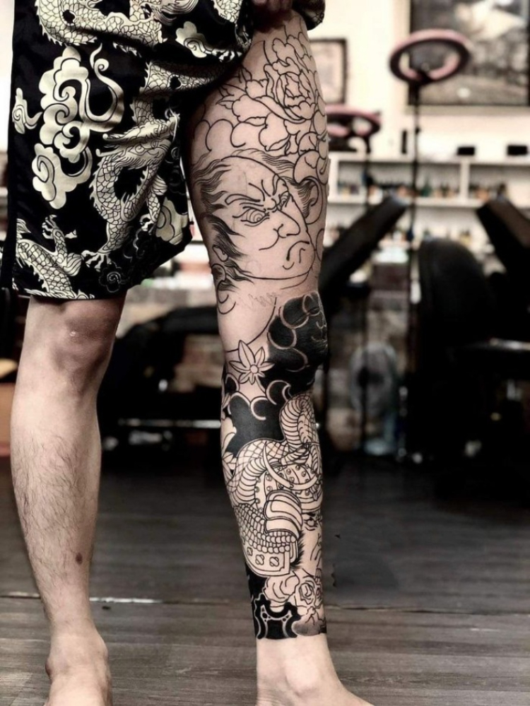 Hình xăm full chân Nhật cổ