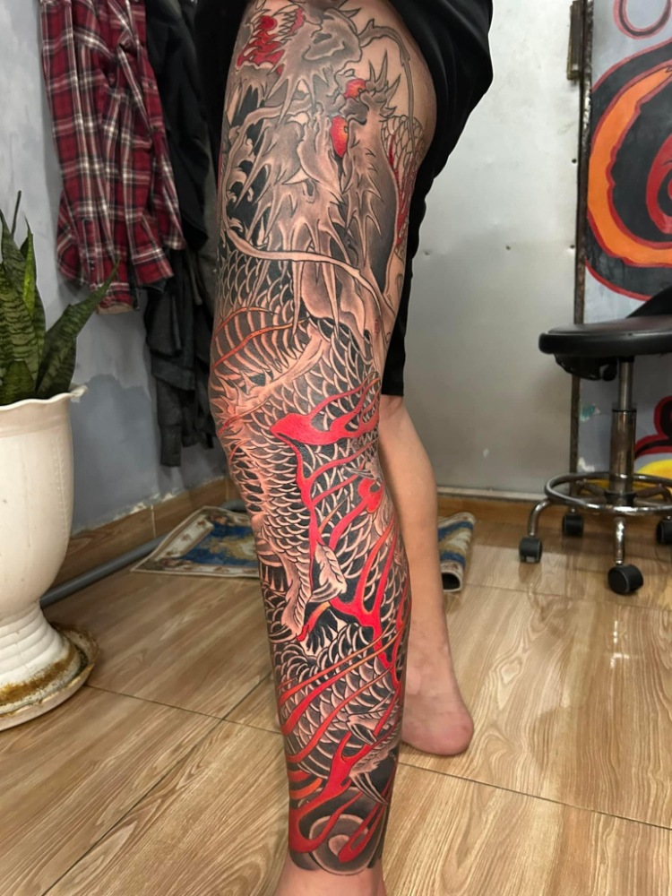 Xăm chân hình rồng