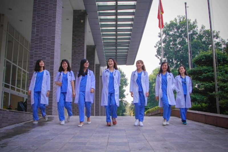 hoc cao dang quan y ra lam gi