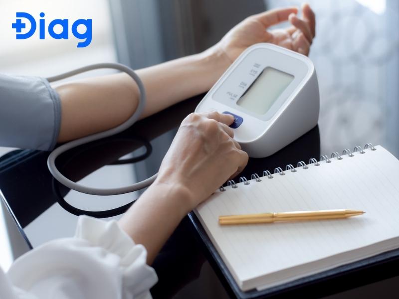 các yếu tố ảnh hưởng đến huyết áp