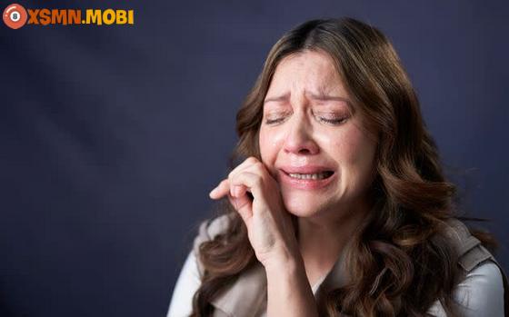 Ngủ mơ thấy khóc lóc là điềm may hay gở?