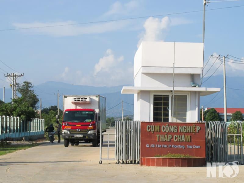 Cụm công nghiệp và khu công nghiệp có những đặc điểm phân biệt giúp đáp ứng nhu cầu sản xuất có quy mô khác nhau và thuộc lĩnh vực khác nhau. (Hình ảnh: CCN Tháp Chàm - Khánh Hòa)