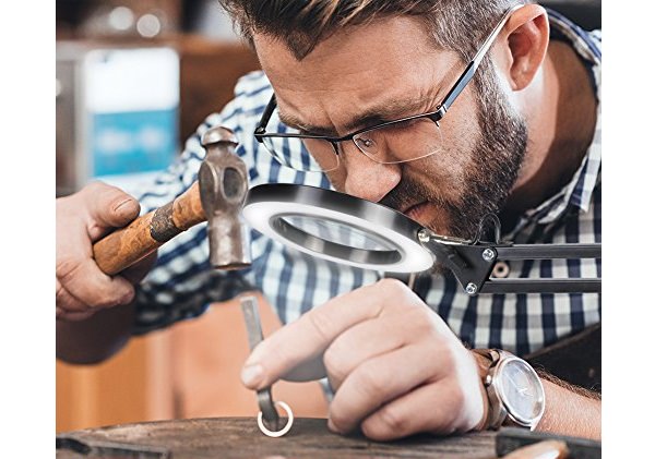 Kính lúp dùng trong sửa chữa