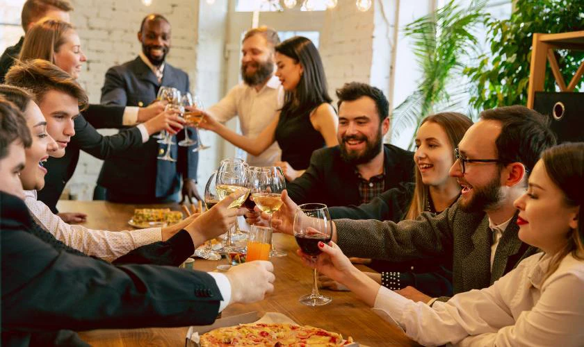 Mẫu mời tiệc liên hoan ngày lễ 30/4 1/5 cho doanh nghiệp, công ty