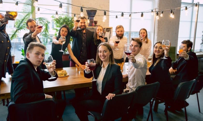 Mẫu mời tiệc liên hoan ngày lễ 30/4 1/5 gửi khách hàng, đối tác