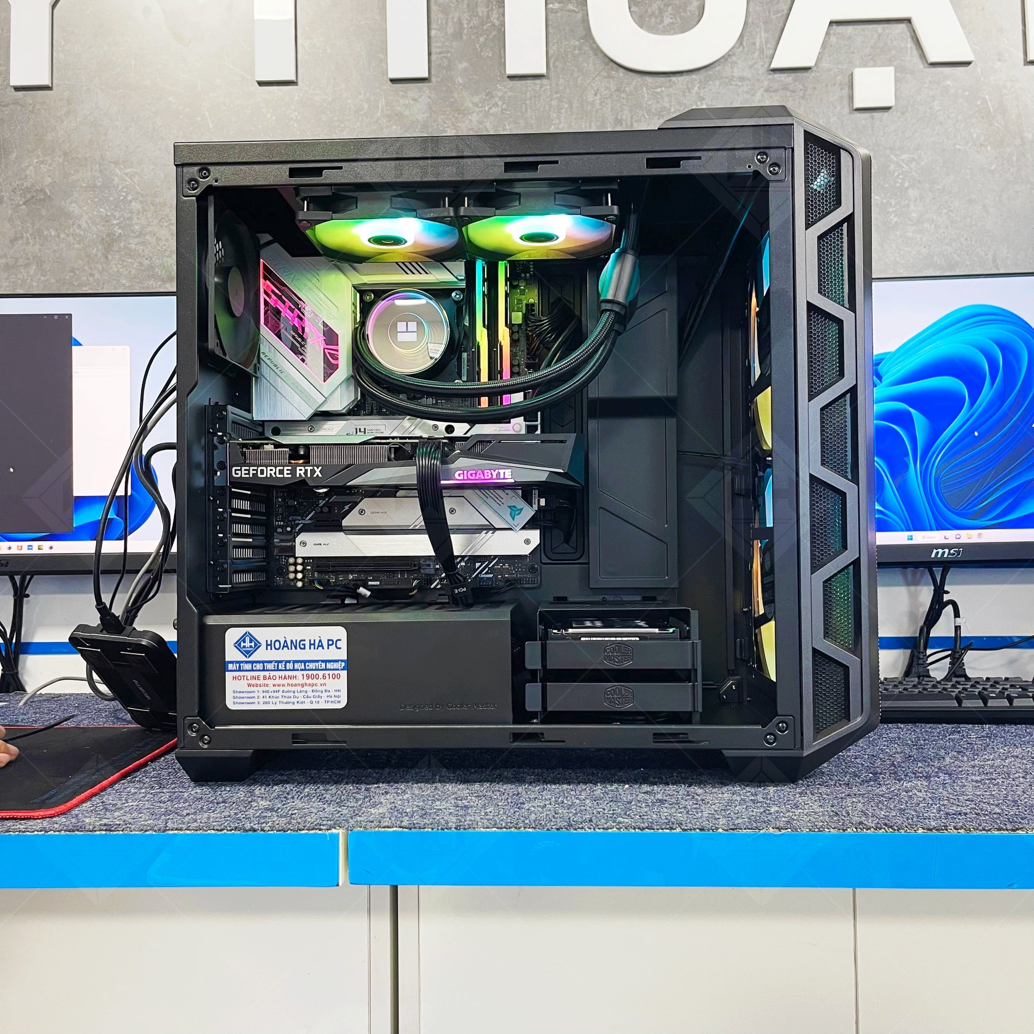 Bên trong của 1 máy tính PC hiện đại