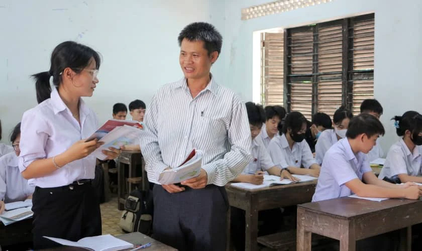 Lá nhuộm tóc thầy - Bài thơ về thầy cảm động ngày 20/11