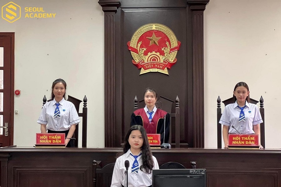 Hành chính công là lựa chọn phổ biến đối với những người theo đuổi ước mơ trở thành công chức nhà nước