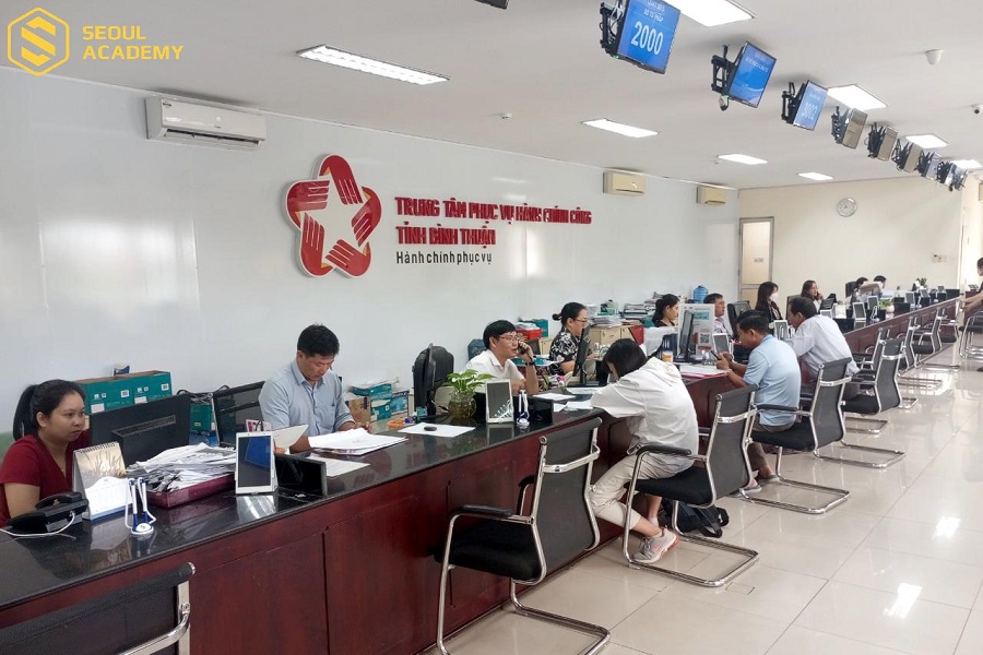 Để trở thành công chức bạn cần tham gia thi tuyển công chức theo các đợt tuyển dụng của nhà nước