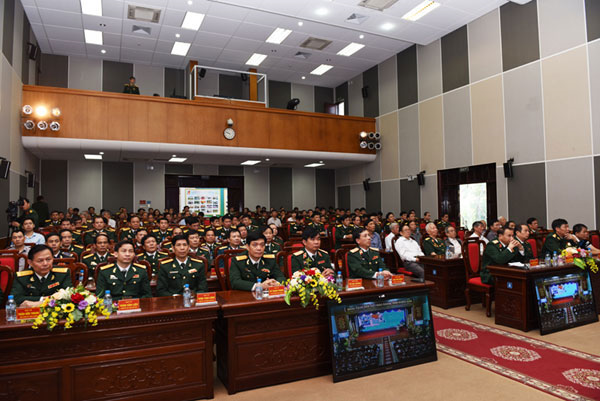 ngay 19 11 la ngay gi 1