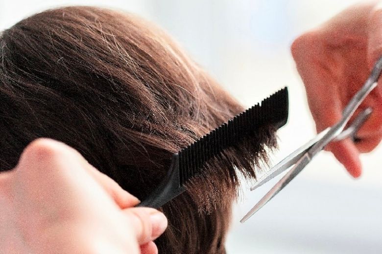 cắt tóc ngày nào tốt